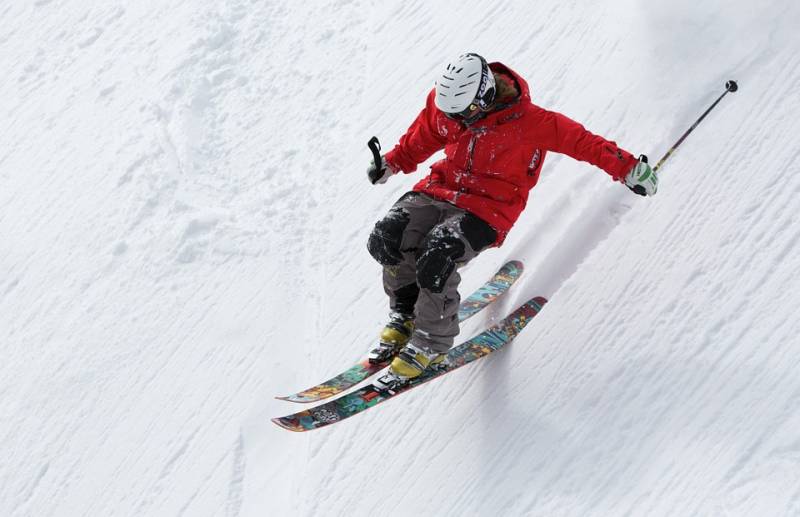 Comment Prévenir les Blessures Liées au Ski grâce à l'Ostéopathie en PACA?